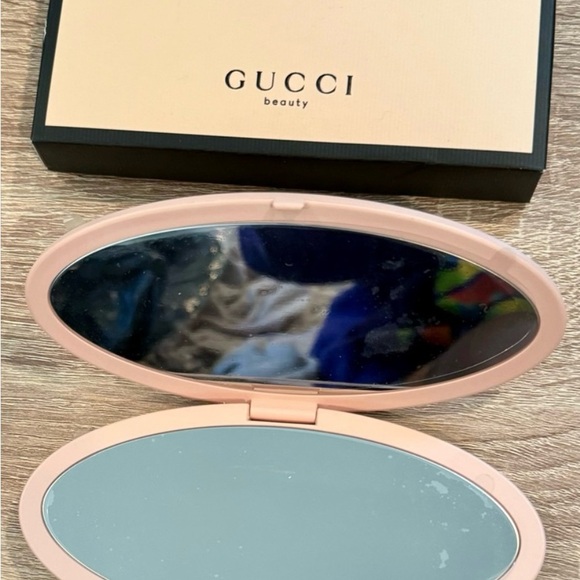 🤍New Gucci Travel Mirror With Stand in Blush - Picture 2 of 5
